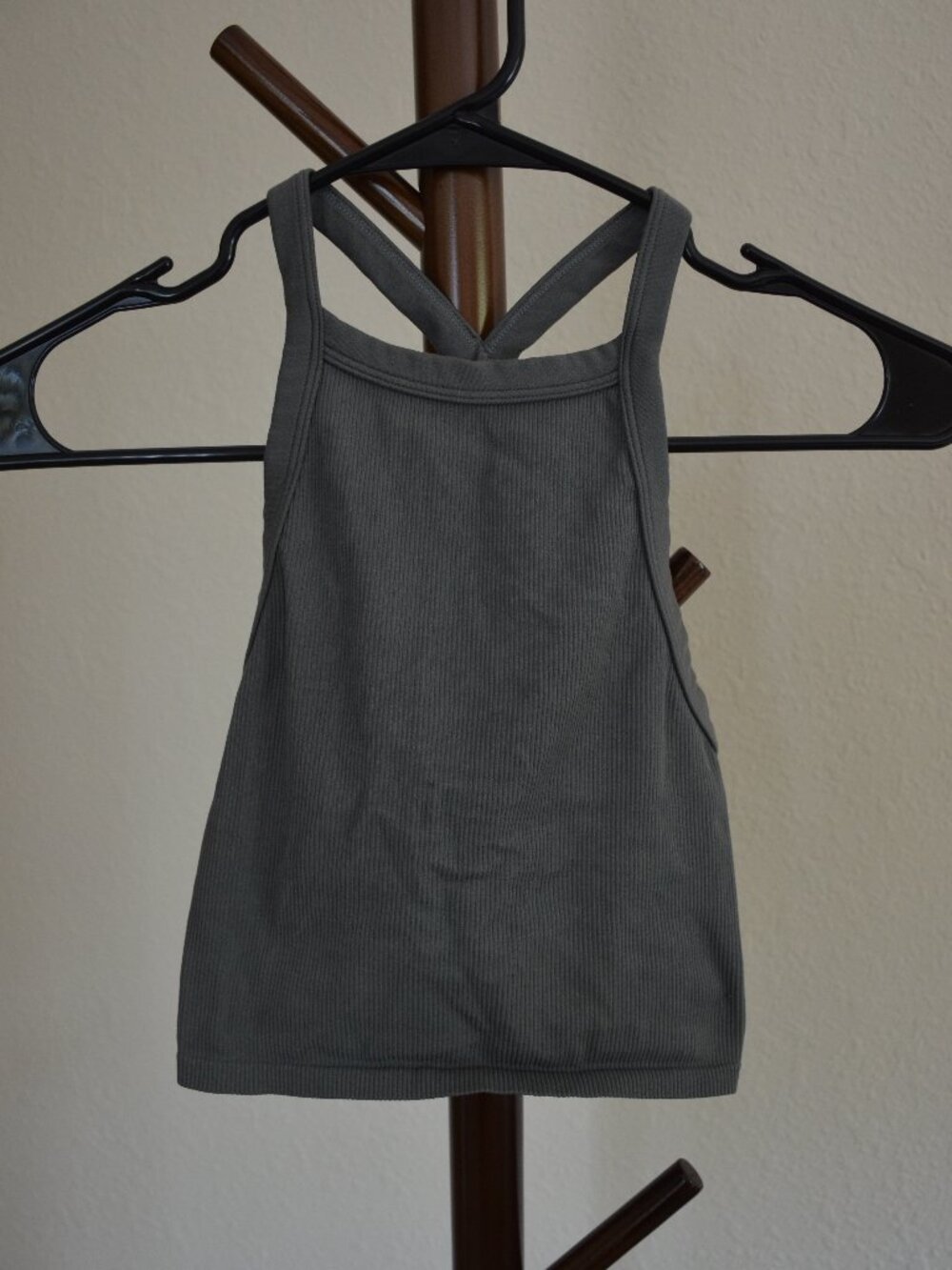 Women's razorback tank, cropped